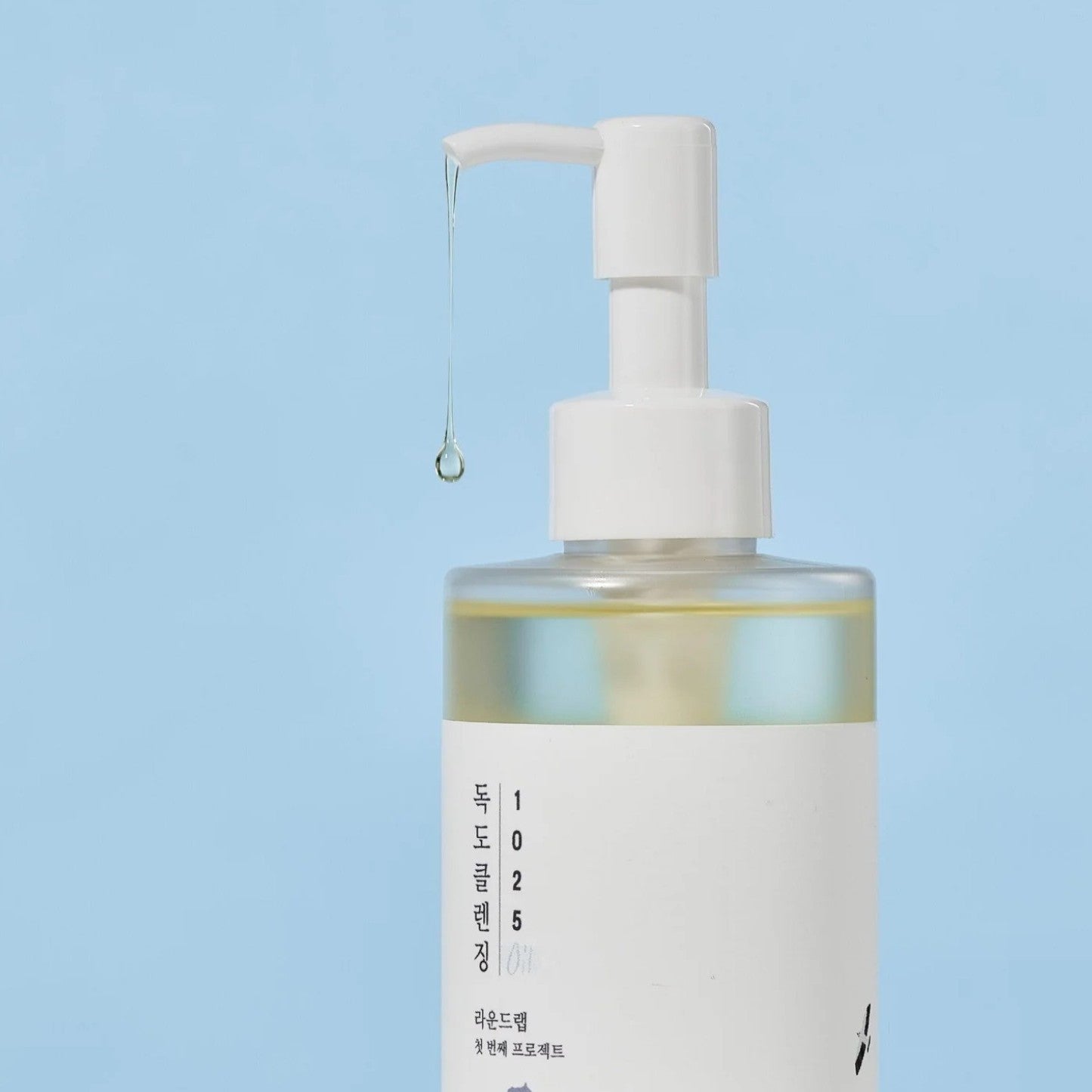 1025 Dokdo Cleansing Oil - ROUND LAB